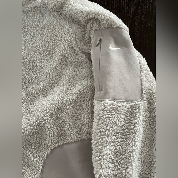 Nike Sherpa Sweatshirt - Picture 5 of 5